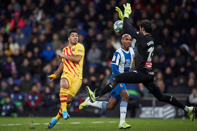 胡明轩20+8广东胜宁波 孙铭徽32分广厦负四川