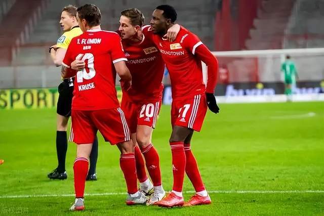 降维打击！克拉克森单节狂砍24分打懵中国男篮